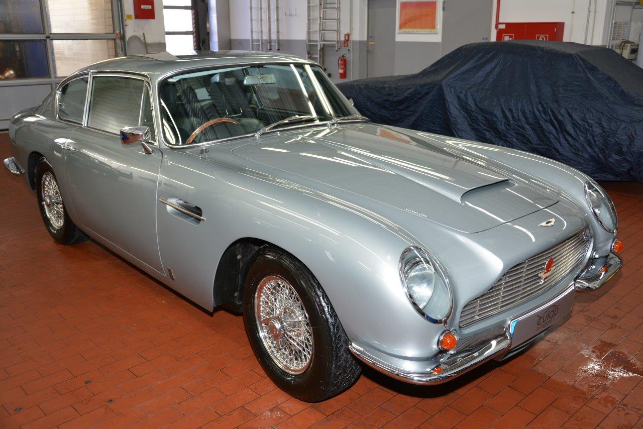 Aston Martin DB6